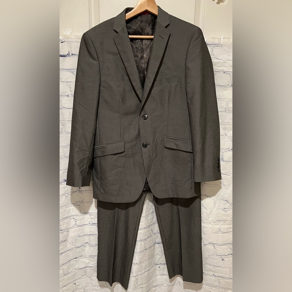 Adolfo Gray Mens Suit 32x32 with alterations
